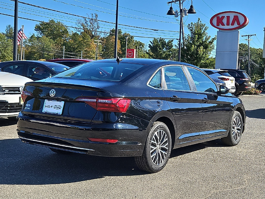Used 2021 Volkswagen Jetta SE w/ SE Cold Weather Package FWD image 6