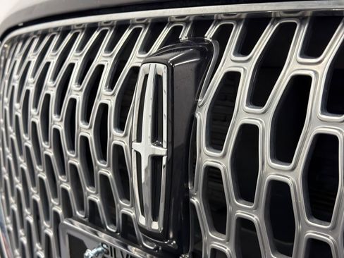 Certified 2025 Lincoln Corsair AWD image 14