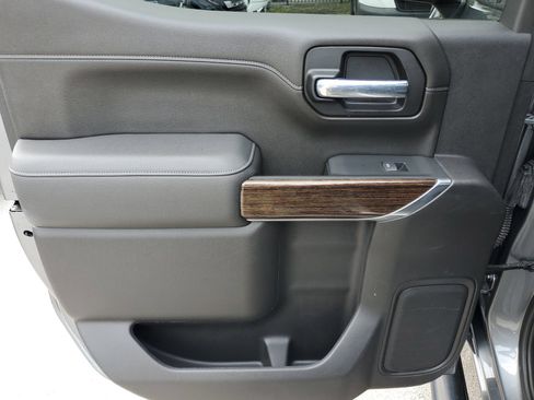 Used 2022 GMC Sierra 1500 Elevation RWD image 9
