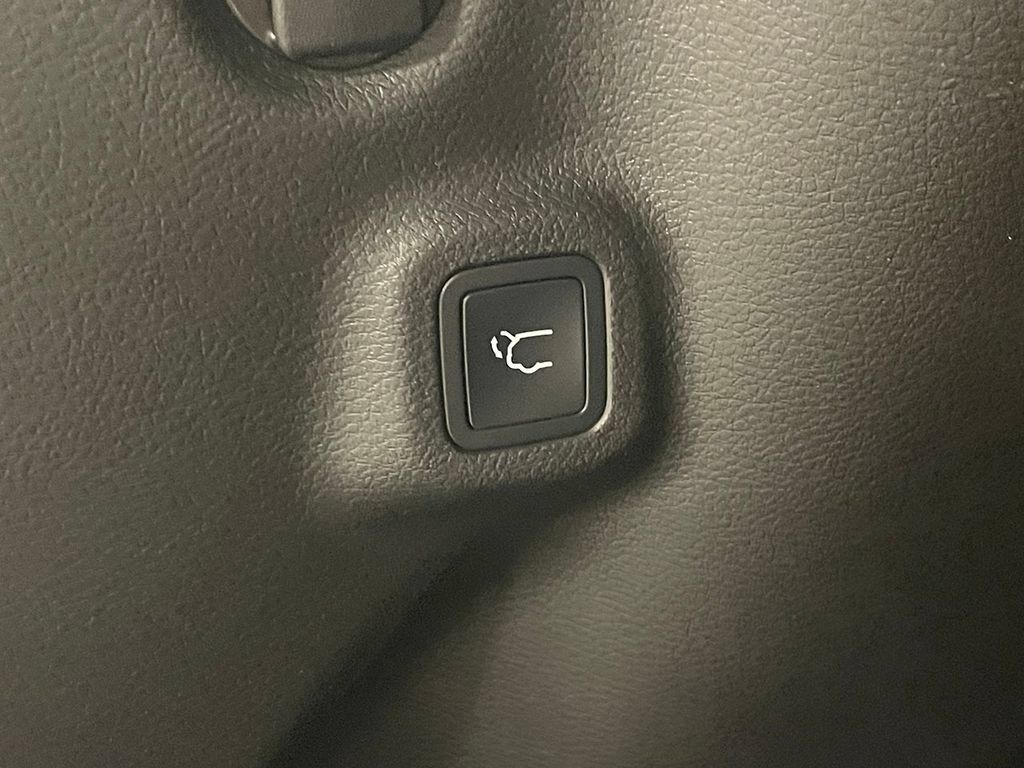 Used 2026 Jeep Compass Limited AWD/4WD image 13