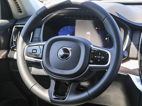 Used 2025 Volvo XC90 T8 Plus w/ Protection Package Premier AWD/4WD image 17