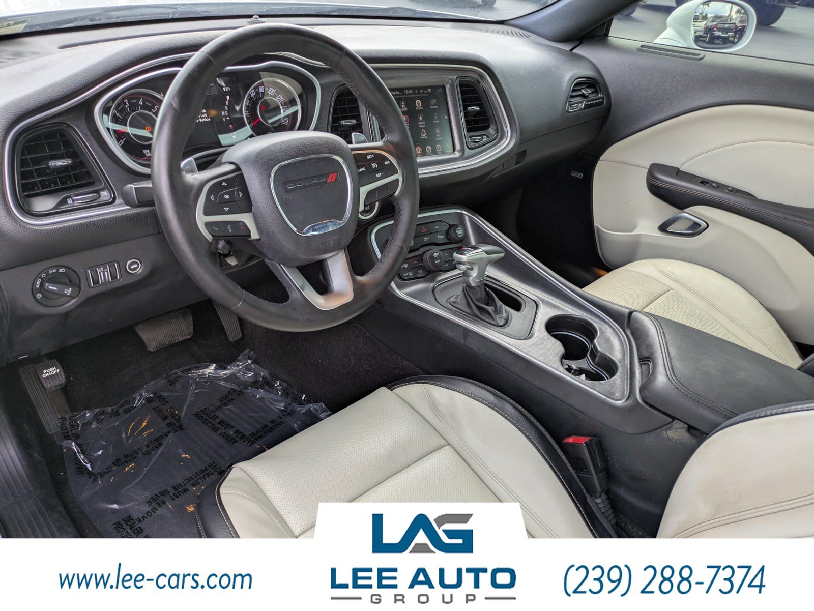 Used 2015 Dodge Challenger SXT Plus w/ Driver Convenience Group RWD image 13