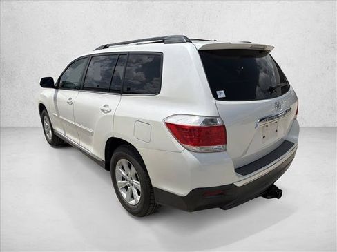 Used 2013 Toyota Highlander SE FWD image 3