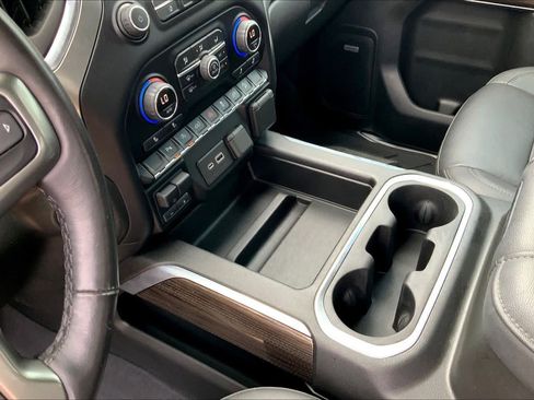 Used 2021 Chevrolet Silverado 1500 LT Trail Boss w/ Convenience Package II AWD/4WD image 17