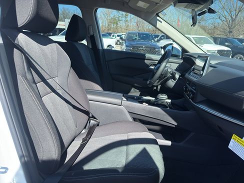 New 2026 Nissan Rogue SV image 17