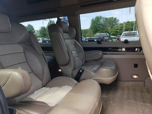 Used 2011 Ford E-150 and Econoline 150 w/ Premium Van Group RWD image 12