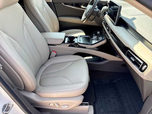 Used 2023 Lincoln Nautilus AWD w/ Premium Package image 20