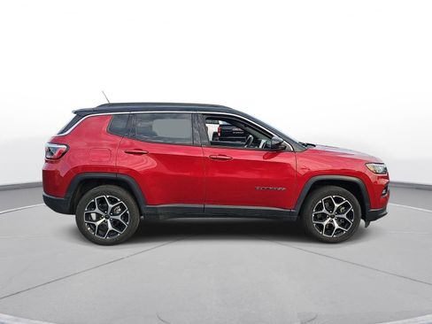 Used 2025 Jeep Compass Limited AWD/4WD image 4