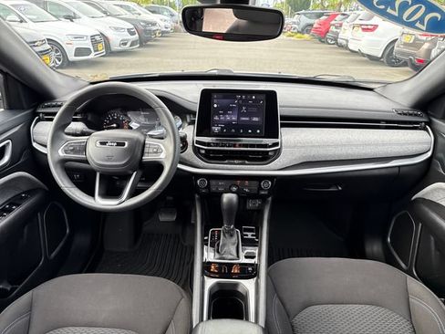 Used 2025 Jeep Compass Sport AWD/4WD image 11