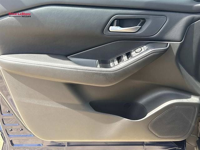 Certified 2026 Nissan Rogue SV FWD image 17