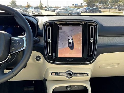 New 2026 Volvo XC40 B5 Ultra w/ Climate Package image 18