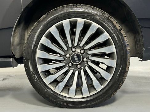 Used 2020 Lincoln Navigator L Reserve w/ Luxury Package AWD/4WD image 45