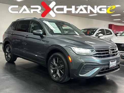 Used 2022 Volkswagen Tiguan SE image 1