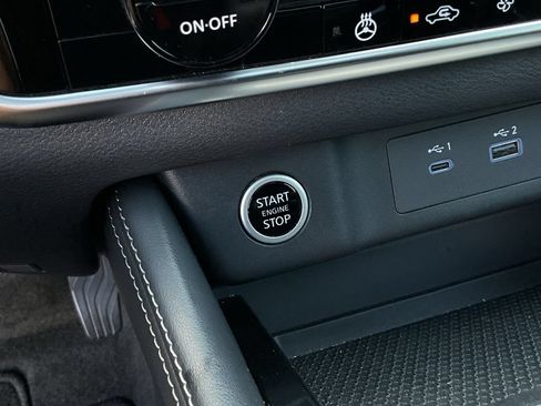 Used 2023 Nissan Rogue SL FWD image 32