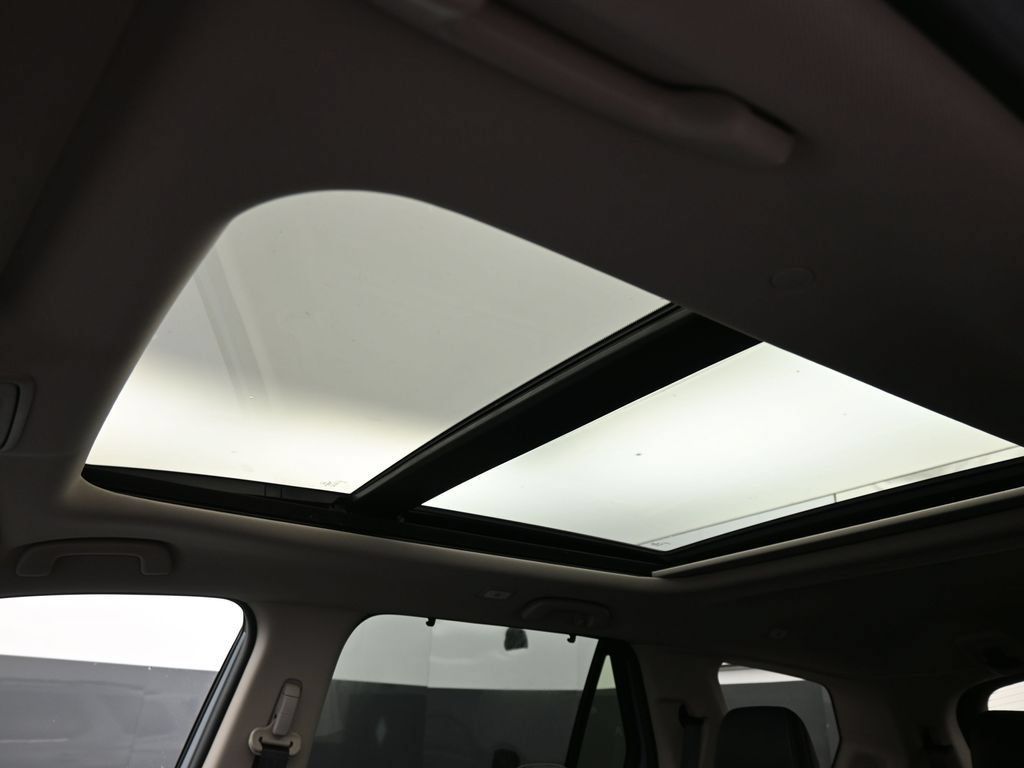 New 2025 Honda Pilot Touring image 54