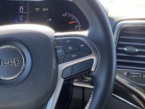 Used 2018 Jeep Grand Cherokee Overland AWD/4WD image 19