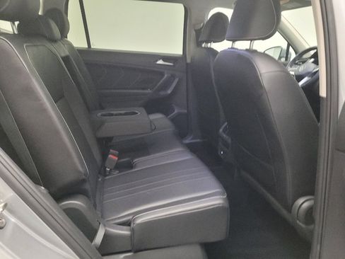 Used 2022 Volkswagen Tiguan SE FWD image 19