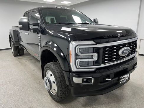 Used 2023 Ford F450 Platinum w/ FX4 Off-Road Package AWD/4WD image 2