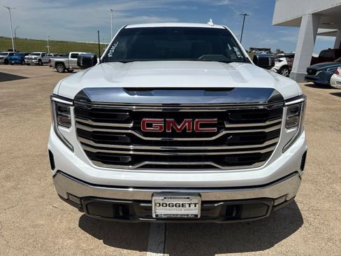 Used 2023 GMC Sierra 1500 SLT w/ SLT Premium Package AWD/4WD image 10