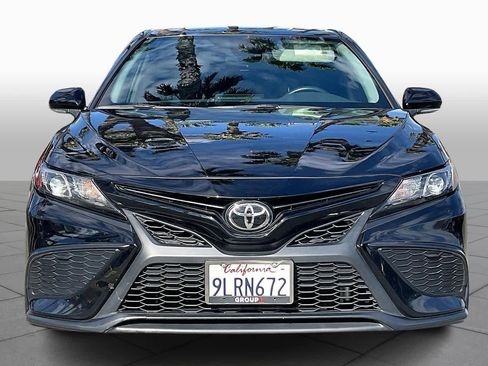 Used 2024 Toyota Camry SE image 4