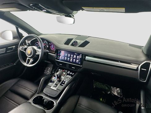 Used 2023 Porsche Cayenne Platinum Edition AWD/4WD image 31
