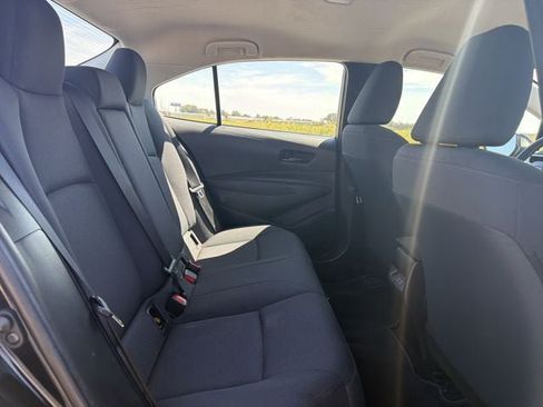 Used 2025 Toyota Corolla LE FWD image 16