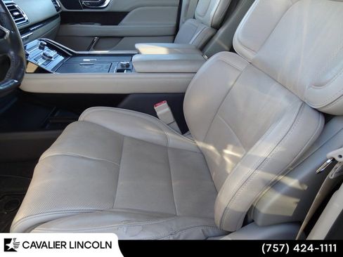 Used 2019 Lincoln Navigator Reserve image 6