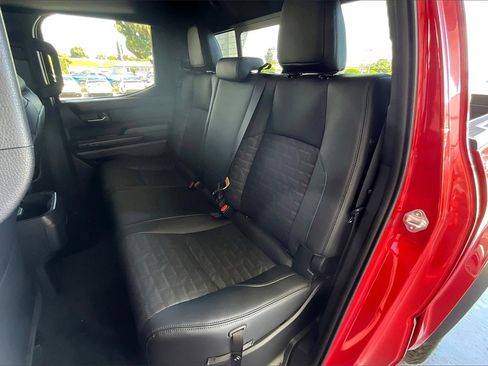 New 2025 Toyota Tacoma TRD Off-Road image 10