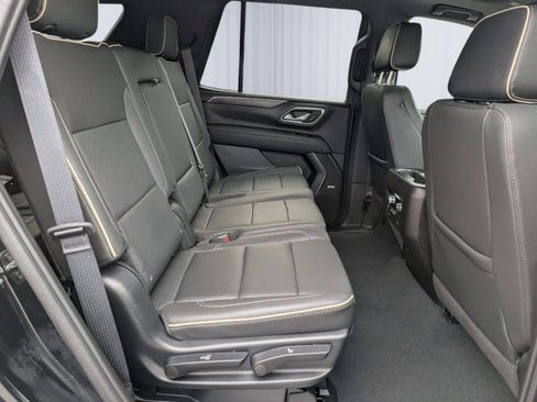 Certified 2024 GMC Yukon SLT w/ SLT Premium Package image 10