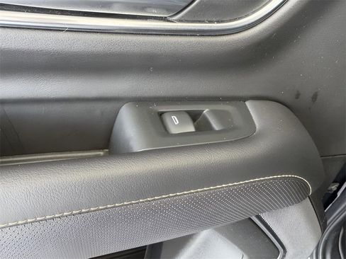 Used 2021 GMC Yukon SLT image 18