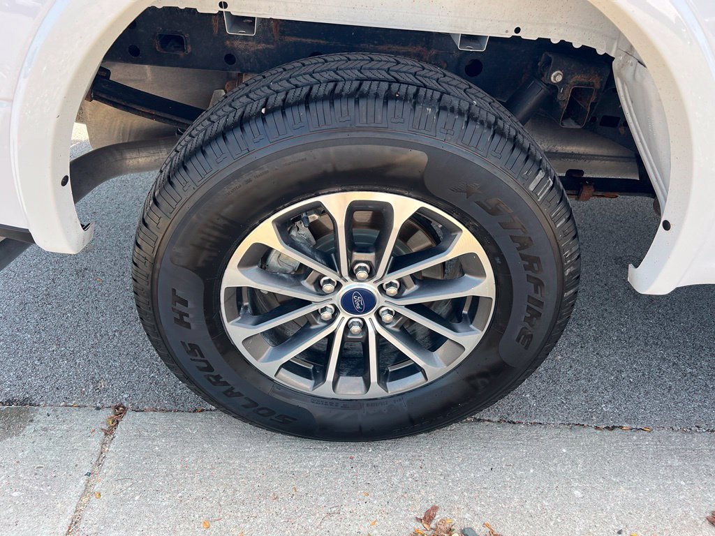 Used 2019 Ford F150 XLT w/ Equipment Group 302A Luxury AWD/4WD image 11