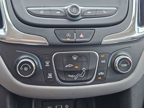 Used 2022 Chevrolet Equinox LS w/ Driver Confidence II Package FWD image 22