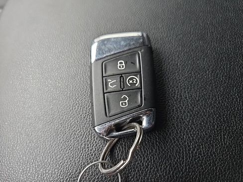 Used 2022 Volkswagen Atlas Cross Sport SE AWD/4WD image 99
