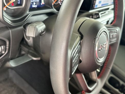 Used 2024 Jeep Wrangler Unlimited Rubicon w/ Safety Group image 20