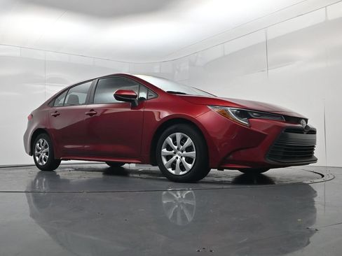 Used 2024 Toyota Corolla LE FWD image 40