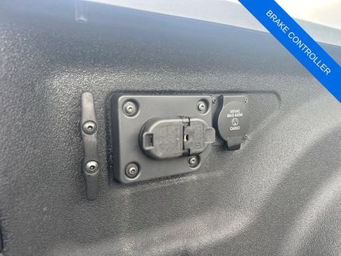 Used 2026 RAM 3500 Laramie AWD/4WD image 13