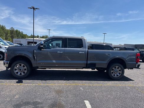 Used 2024 Ford F250 Lariat w/ Chrome Package AWD/4WD image 4