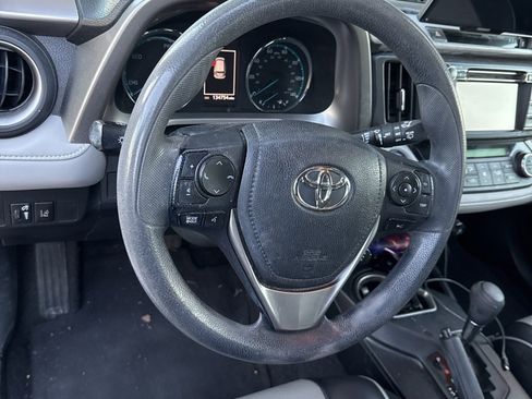 Used 2018 Toyota RAV4 LE Plus image 2