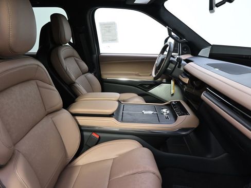 New 2026 Lincoln Navigator Black Label AWD/4WD image 16