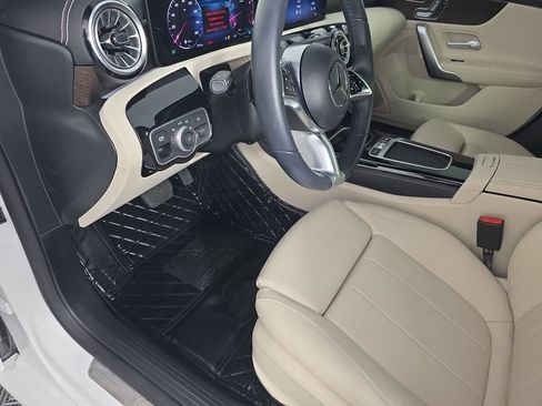 Used 2025 Mercedes-Benz CLA 250 image 11