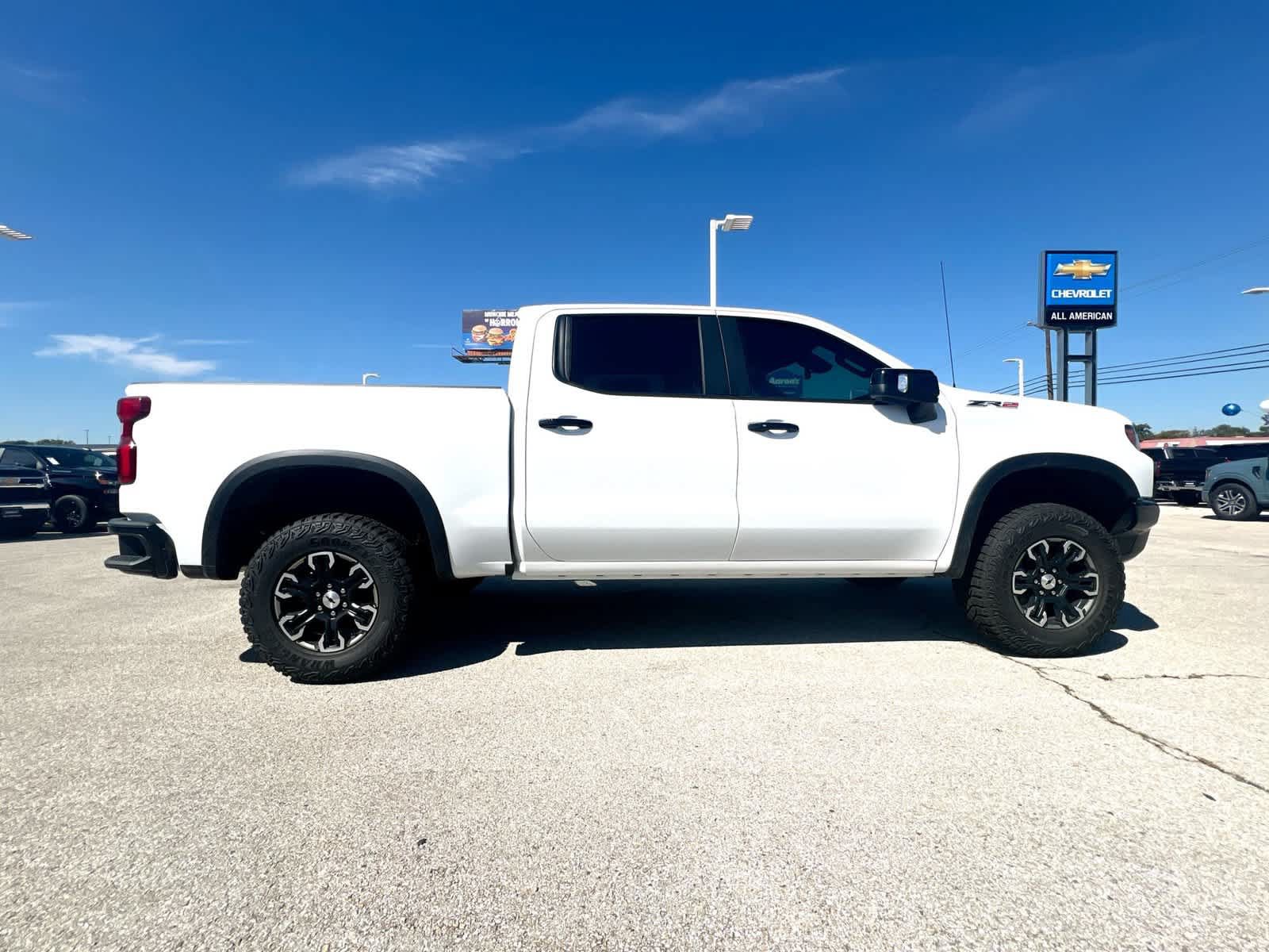 Used 2020 Chevrolet Silverado 1500 RST w/ Texas Edition AWD/4WD image 3
