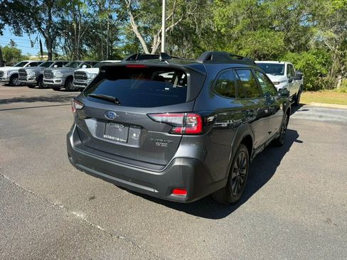 Used 2025 Subaru Outback Onyx Edition AWD/4WD image 11