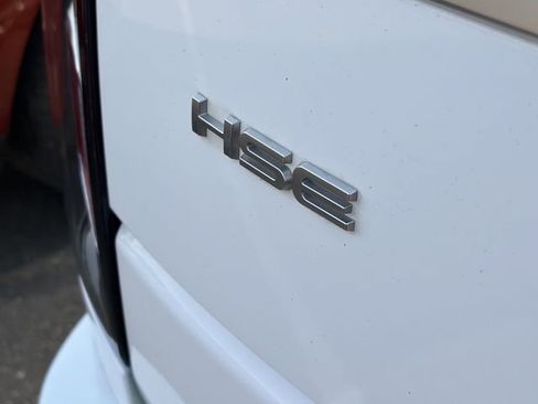 Used 2019 Land Rover Range Rover HSE image 8