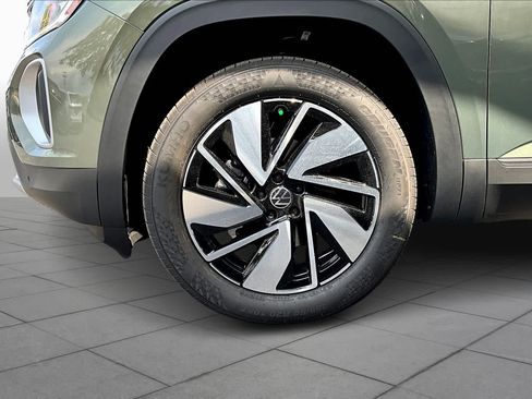 New 2026 Volkswagen Atlas SE FWD image 11