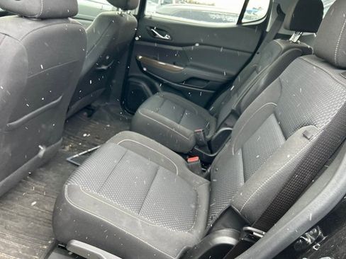 Used 2023 GMC Acadia SLE w/ Driver Convenience Package image 5