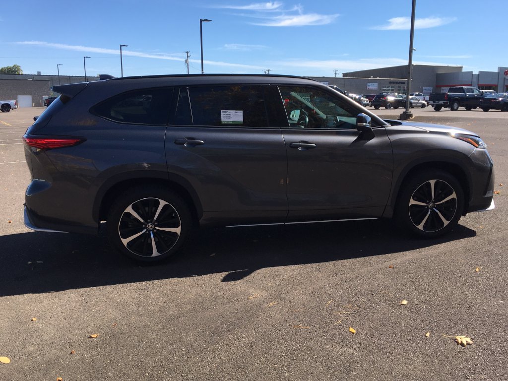 Used 2021 Toyota Highlander XSE AWD/4WD image 8