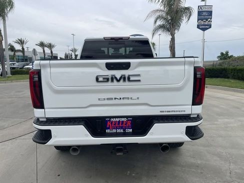 Used 2025 GMC Sierra 2500 Denali Ultimate w/ Max Trailering Package image 7