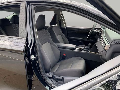 Used 2025 Toyota Camry LE FWD image 9