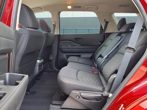 Certified 2024 Nissan Pathfinder SV w/ Lighting Package (N92) image 26