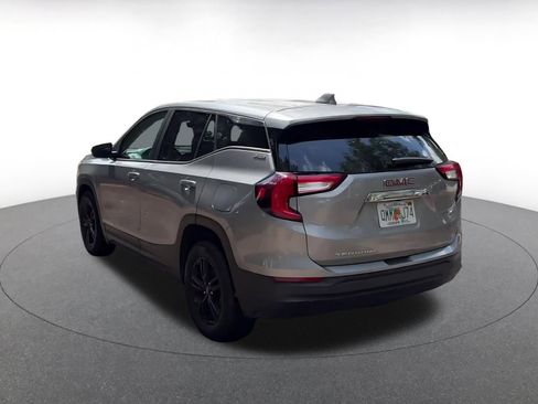 Used 2024 GMC Terrain SLE FWD image 11